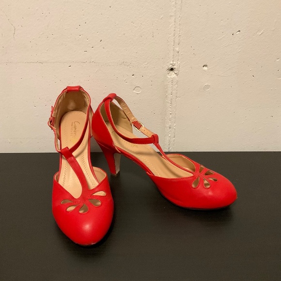 Cambridge Select Red Heels with straps - Picture 1 of 9